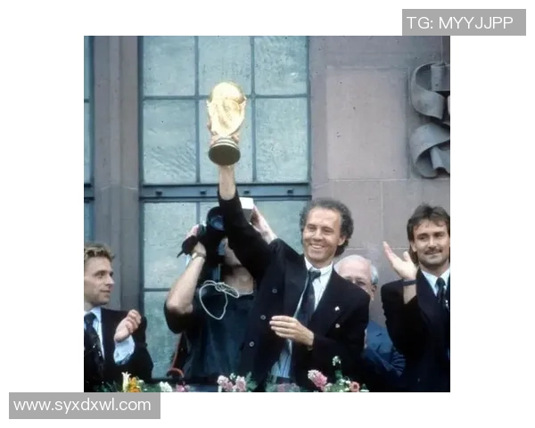 足球传奇集锦 各大球星精彩瞬间回顾与对比解析 足球传奇集锦 各大球星精彩瞬间回顾与对比解析