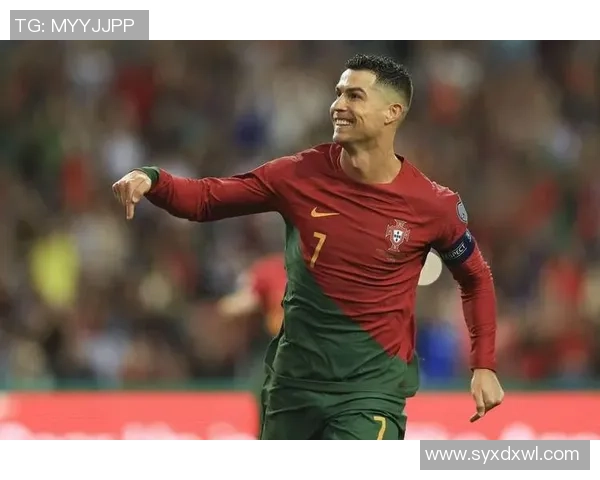 足球历史百大巨星全纪录 深度解析全球足坛传奇人物成长与荣耀